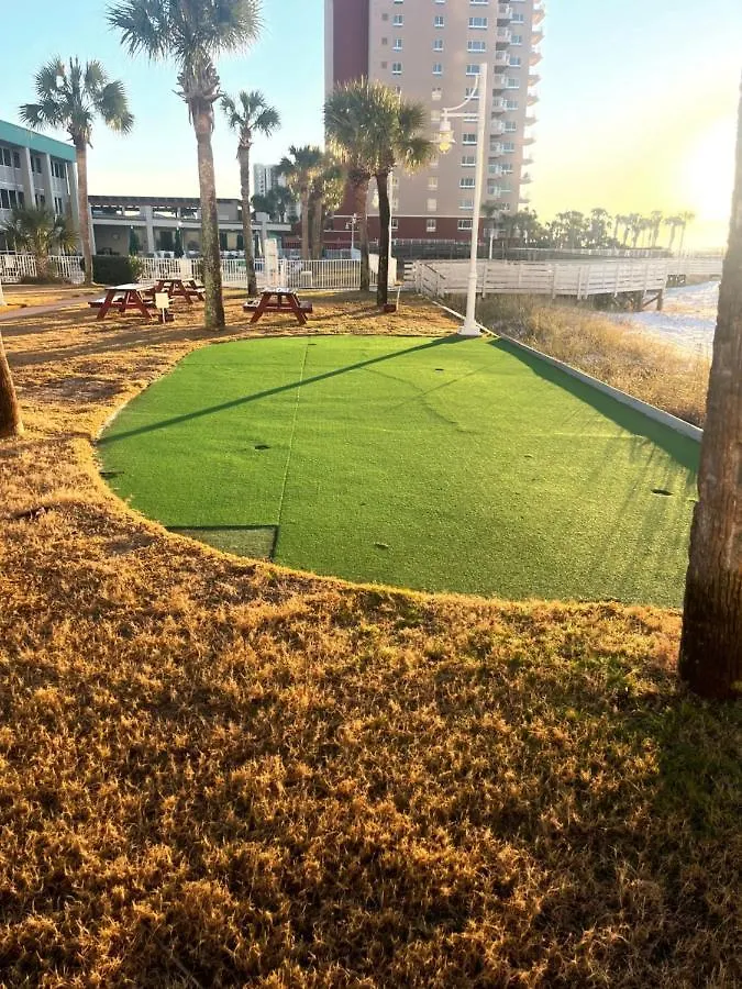 Getaways At Destin Holiday Beach Resort 2*,